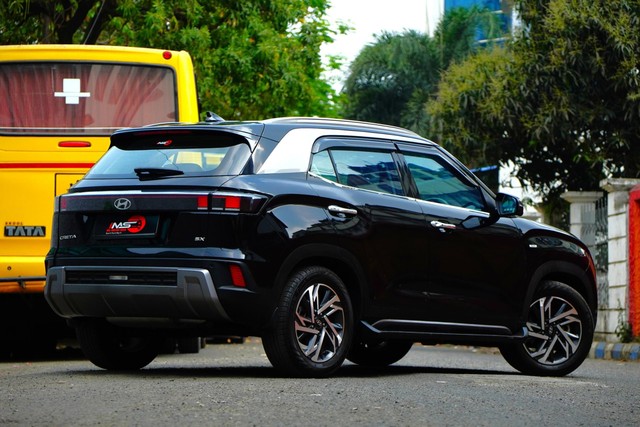 Second-hand 2024 Hyundai Creta SX (O) iVT for sale in Kolkata-17