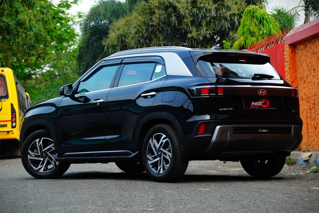Second-hand 2024 Hyundai Creta SX (O) iVT for sale in Kolkata-3