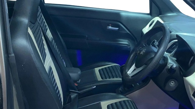 Second-hand 2022 Maruti Suzuki Wagon R ZXI Plus BSVI for sale in Surat-25