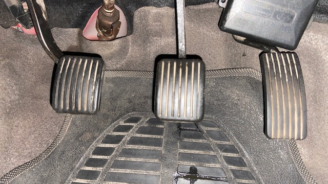 Hyundai i10 Era 1.1 iTech SE Second-hand 2012 Hyundai i10 Era 1.1 iTech SE for sale in Surat-14