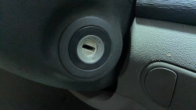 Hyundai i10 Era 1.1 iTech SE Second-hand 2012 Hyundai i10 Era 1.1 iTech SE for sale in Surat-23