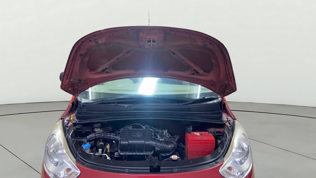 Hyundai i10 Era 1.1 iTech SE Second-hand 2012 Hyundai i10 Era 1.1 iTech SE for sale in Surat-9