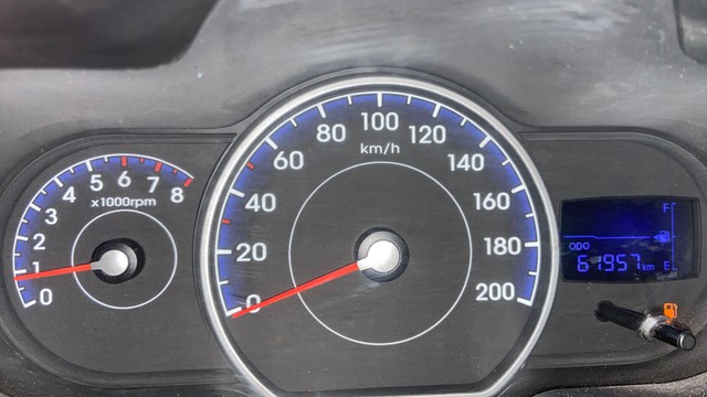 Hyundai i10 Era 1.1 iTech SE Second-hand 2012 Hyundai i10 Era 1.1 iTech SE for sale in Surat-11