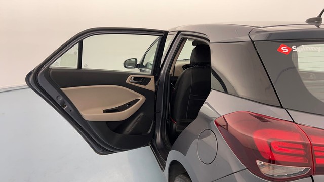 Second-hand 2018 Hyundai i20 1.2 Asta for sale in Lucknow-27