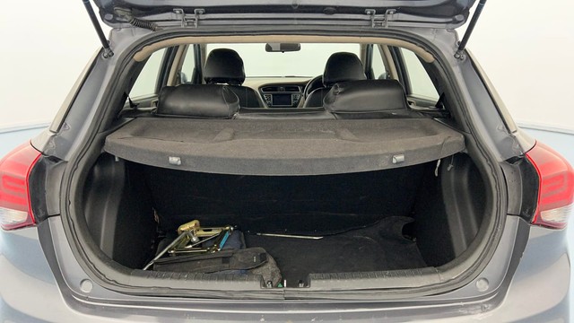 Second-hand 2018 Hyundai i20 1.2 Asta for sale in Lucknow-9