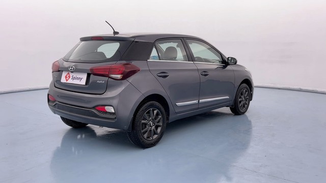 Second-hand 2018 Hyundai i20 1.2 Asta for sale in Lucknow-3