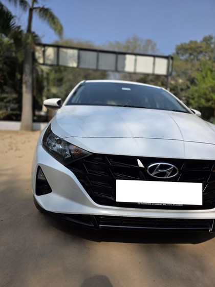 Second-hand 2023 Hyundai i20 Magna for sale in New Delhi