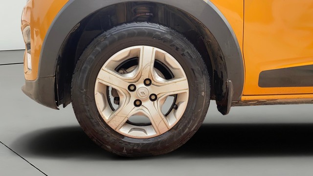 Second-hand 2019 Renault Triber RXZ for sale in Patna-30