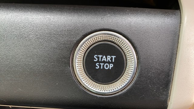 Second-hand 2019 Renault Triber RXZ for sale in Patna-5