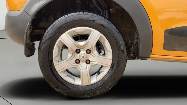 Second-hand 2019 Renault Triber RXZ for sale in Patna-28