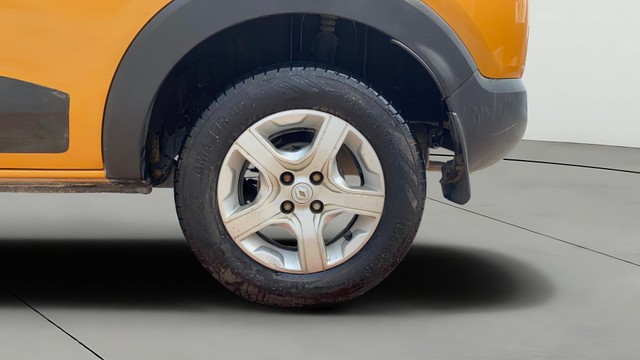 Second-hand 2019 Renault Triber RXZ for sale in Patna-29