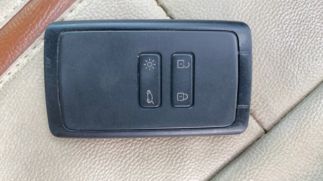 Second-hand 2019 Renault Triber RXZ for sale in Patna-4