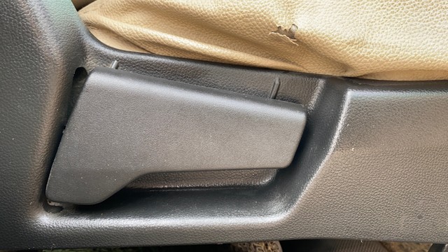 Second-hand 2019 Renault Triber RXZ for sale in Patna-9