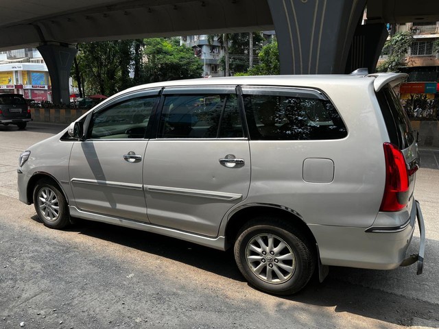 Second-hand 2012 Toyota Innova 2.5 VX 7 STR BSIV for sale in Mumbai-2