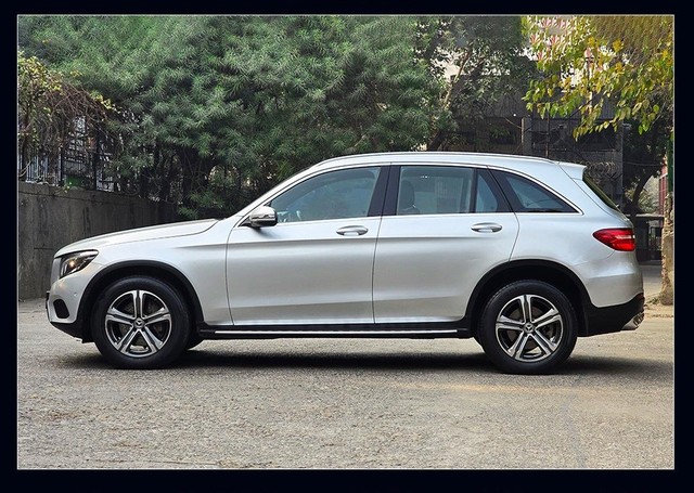 Mercedes-Benz GLC 220d 4MATIC Style Second-hand 2017 Mercedes-Benz GLC 220d 4MATIC Style for sale in New Delhi-6