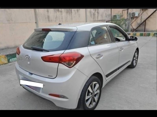 Second-hand 2015 Hyundai i20 Asta 1.2 for sale in Noida-11