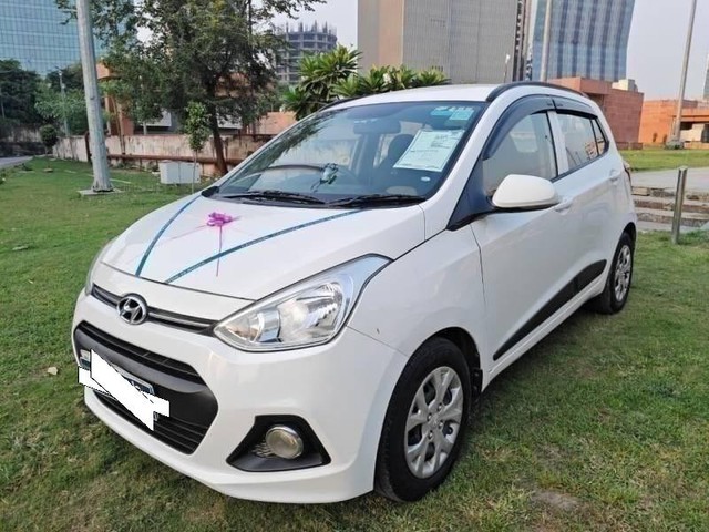 Second-hand 2015 Hyundai Grand i10 Sportz for sale in Noida-8