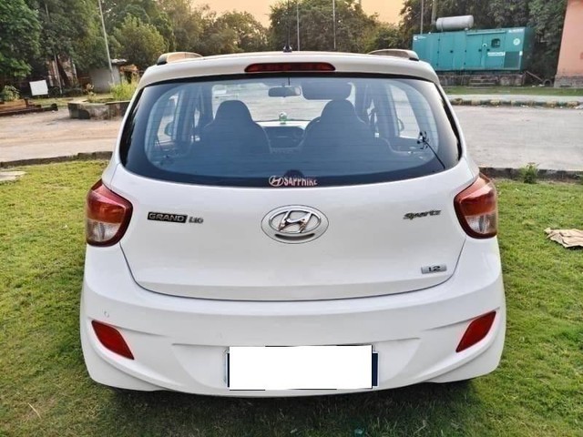 Second-hand 2015 Hyundai Grand i10 Sportz for sale in Noida-3