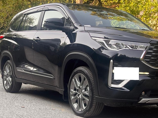 Second-hand 2025 Toyota Innova Hycross ZX(O) Hybrid for sale in New Delhi-2