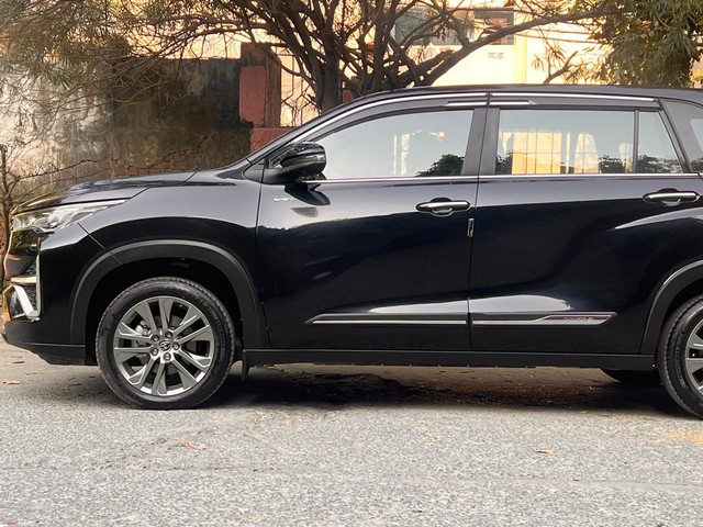 Second-hand 2025 Toyota Innova Hycross ZX(O) Hybrid for sale in New Delhi-5