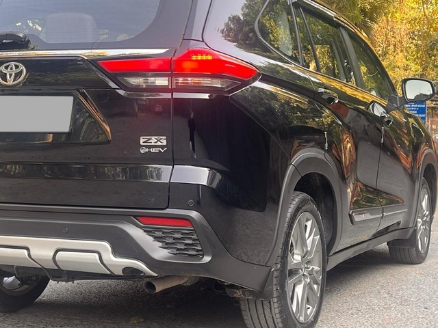 Second-hand 2025 Toyota Innova Hycross ZX(O) Hybrid for sale in New Delhi-19