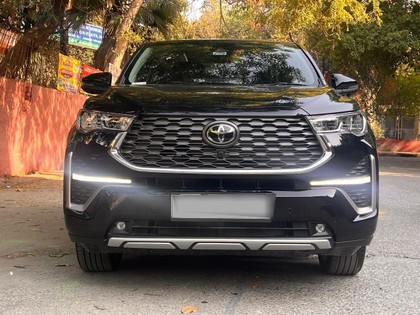 Toyota Innova Hycross ZX(O) Hybrid Second-hand 2025 Toyota Innova Hycross ZX(O) Hybrid for sale in New Delhi