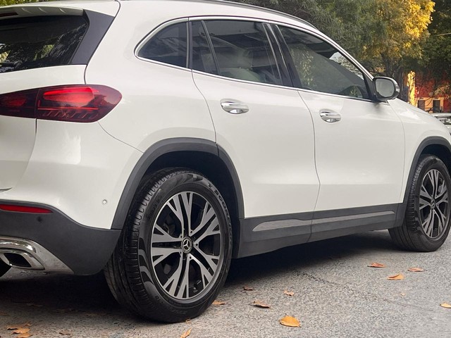 Second-hand 2024 Mercedes-Benz GLA 200 for sale in New Delhi-17