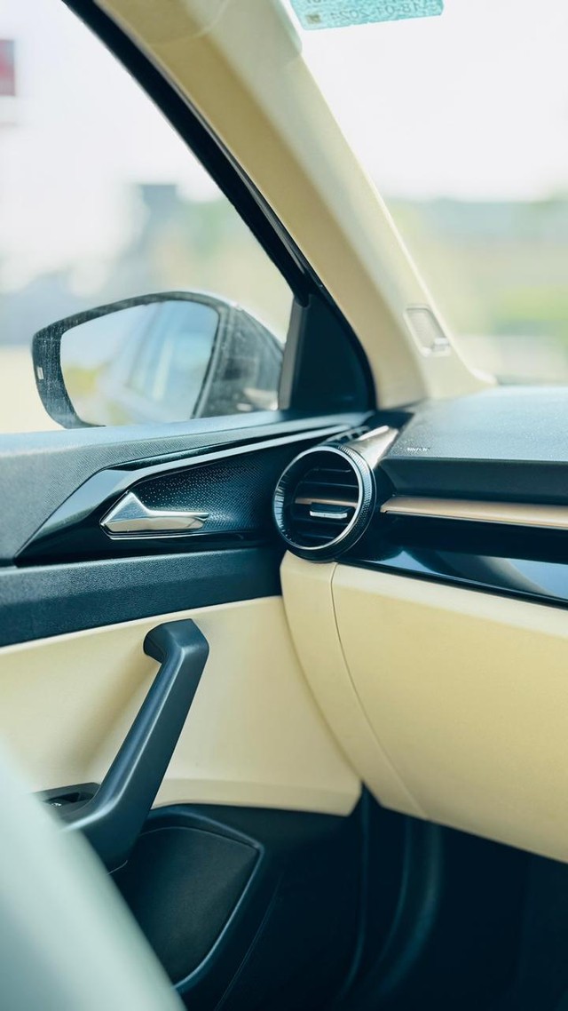 Skoda Slavia 1.0 TSI Style Second-hand 2024 Skoda Slavia 1.0 TSI Style for sale in Surat-5