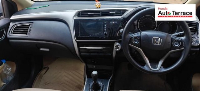 Second-hand 2017 Honda City V MT AVN for sale in Visakhapatnam-5