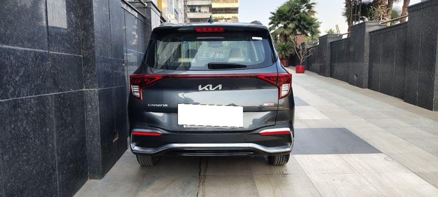 Second-hand 2023 Kia Carens Premium iMT for sale in New Delhi-2