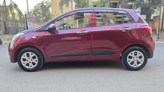 Second-hand 2014 Hyundai Grand i10 Magna for sale in Nagpur-3