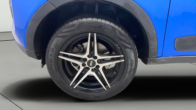 Second-hand 2020 Tata Nexon 1.2 Revotron XZ for sale in Kochi-25