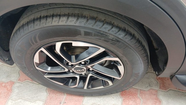 Kia Carens Luxury Plus Diesel AT 6 STR Second-hand 2023 Kia Carens Luxury Plus Diesel AT 6 STR for sale in Chennai-2