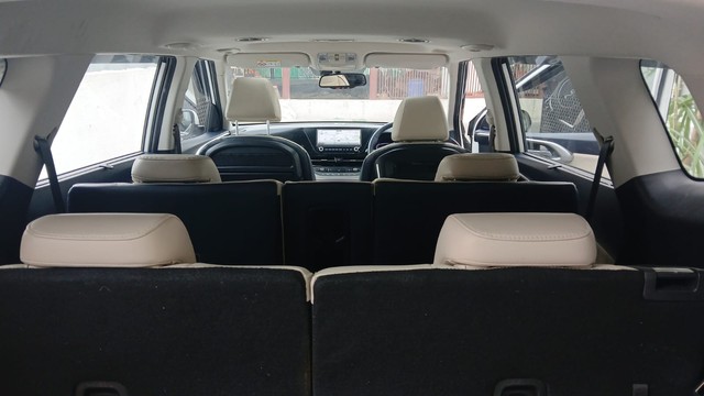 Kia Carens Luxury Plus Diesel AT 6 STR Second-hand 2023 Kia Carens Luxury Plus Diesel AT 6 STR for sale in Chennai-1