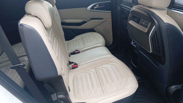 Kia Carens Luxury Plus Diesel AT 6 STR Second-hand 2023 Kia Carens Luxury Plus Diesel AT 6 STR for sale in Chennai-5