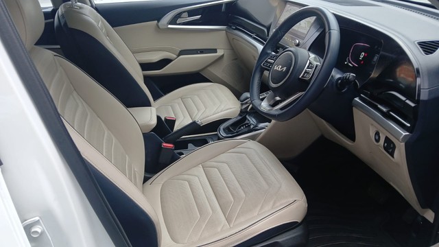 Kia Carens Luxury Plus Diesel AT 6 STR Second-hand 2023 Kia Carens Luxury Plus Diesel AT 6 STR for sale in Chennai-6