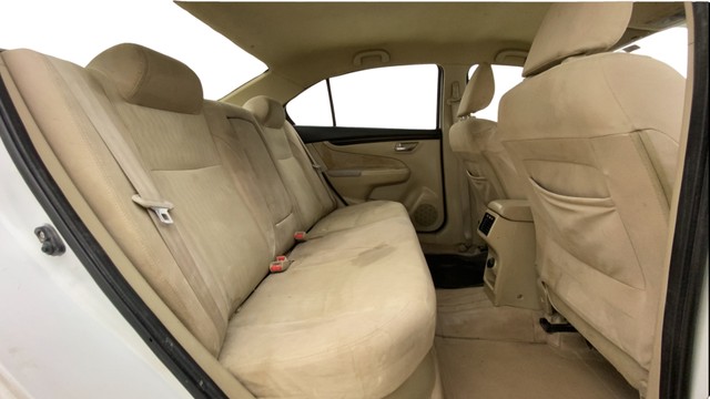 Second-hand 2016 Maruti Suzuki Ciaz VDi Plus SHVS for sale in Ahmedabad-2