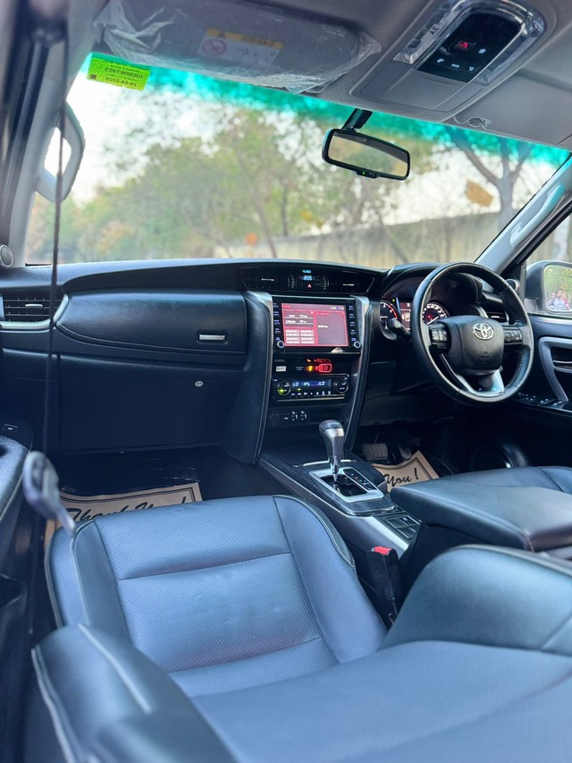 Second-hand 2025 Toyota Fortuner 4X2 Diesel AT for sale in New Delhi-14
