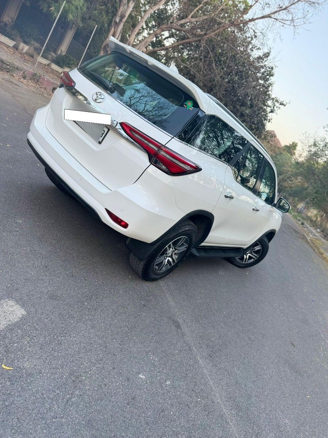 Second-hand 2025 Toyota Fortuner 4X2 Diesel AT for sale in New Delhi-10