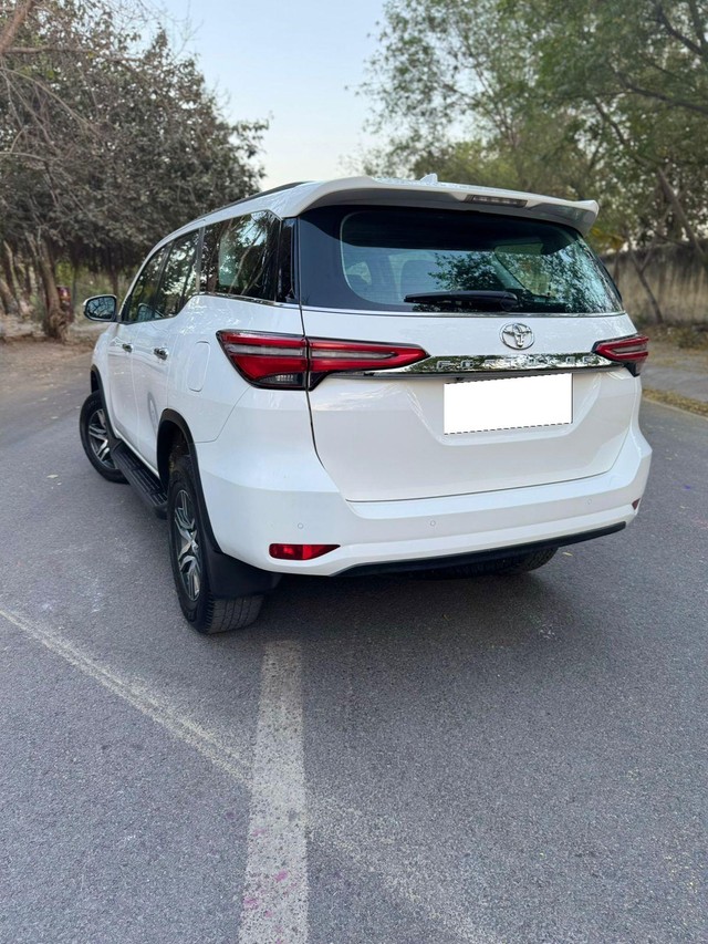 Second-hand 2025 Toyota Fortuner 4X2 Diesel AT for sale in New Delhi-13