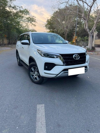 Toyota Fortuner 4X2 Diesel AT Second-hand 2025 Toyota Fortuner 4X2 Diesel AT for sale in New Delhi