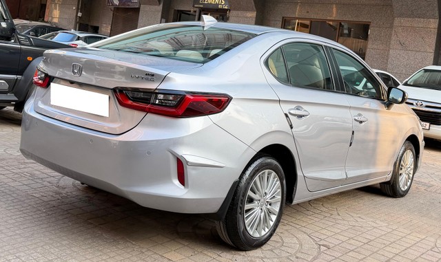 Second-hand 2021 Honda City V CVT for sale in Mumbai-7