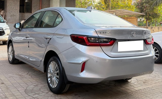 Second-hand 2021 Honda City V CVT for sale in Mumbai-8
