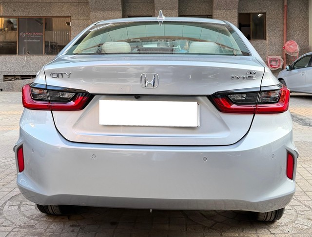 Second-hand 2021 Honda City V CVT for sale in Mumbai-2