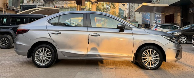 Second-hand 2021 Honda City V CVT for sale in Mumbai-1