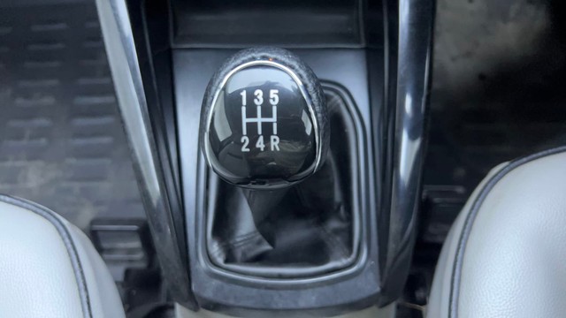 Second-hand 2014 Ford Ecosport 1.5 Ti VCT MT Titanium for sale in Hyderabad-12