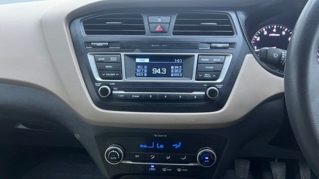 Second-hand 2016 Hyundai i20 Sportz 1.2 for sale in Hyderabad-39