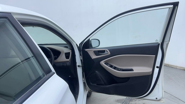 Second-hand 2016 Hyundai i20 Sportz 1.2 for sale in Hyderabad-16