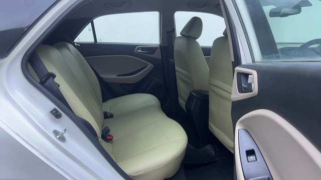 Second-hand 2016 Hyundai i20 Sportz 1.2 for sale in Hyderabad-23