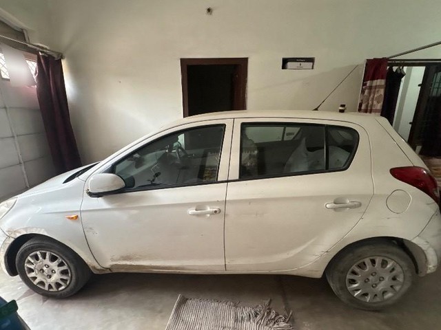 Hyundai i20 1.2 Magna Second-hand 2011 Hyundai i20 1.2 Magna for sale in Hajipur-1